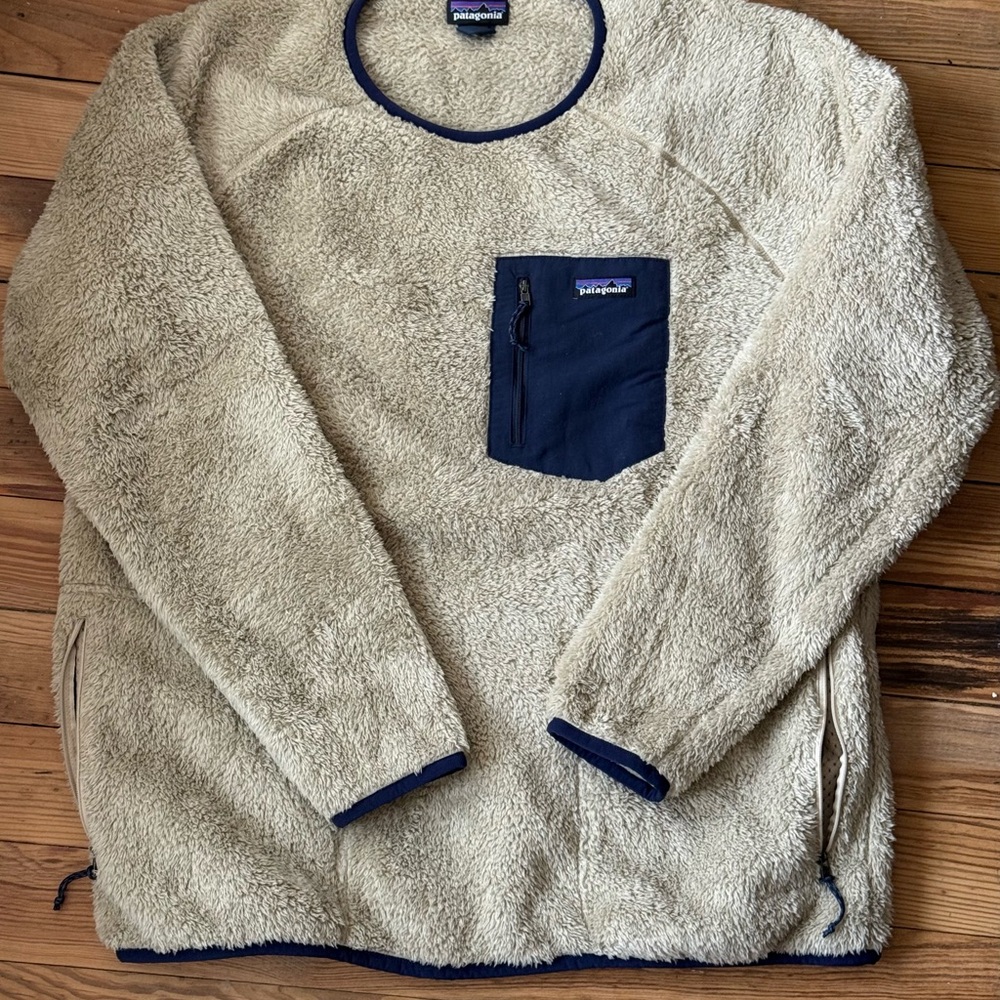 Patagonia Cream and Navy Crewneck Fleece XXL